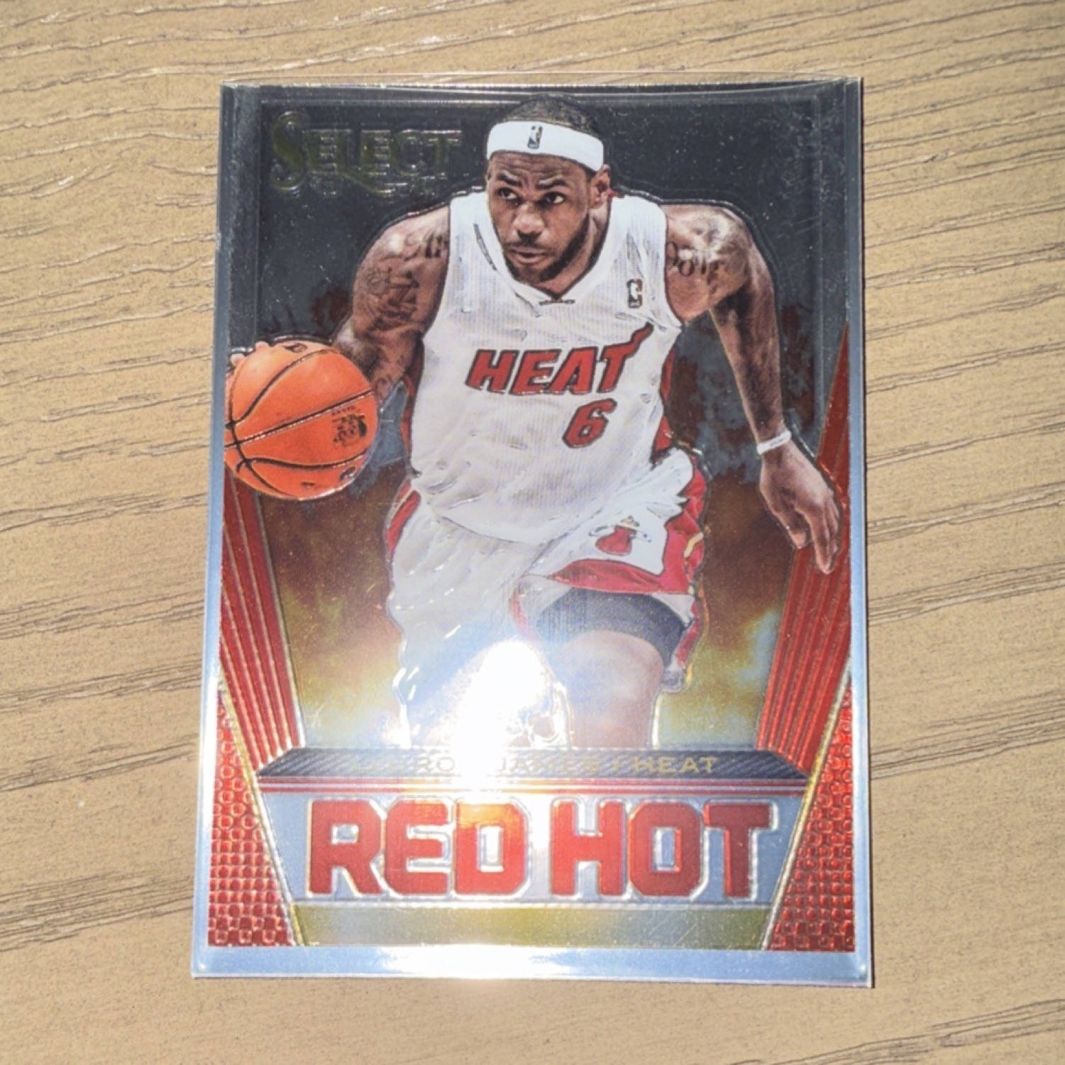 Panini 2013-14 Select LeBron James Red Hot Insert #39 Miami Heat NBA Card