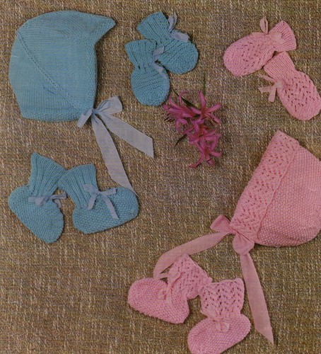 Strickanleitung Kopie 1646.   Baby Helm Mütze Fäustlinge Stiefel.  4ply