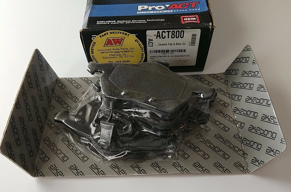 SAAB/SATURN НОВЫЕ керамические передние тормозные колодки Akebono ACT800 PRO-ACT - Изображение 2 из 4