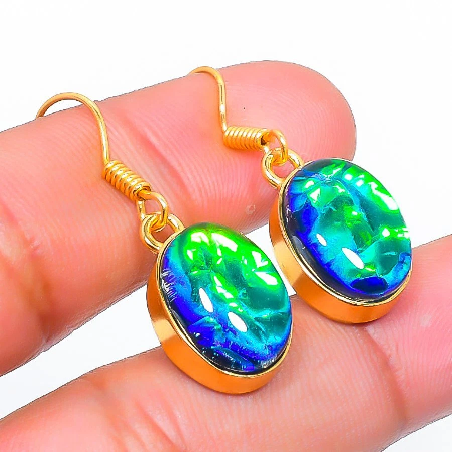 LOKILOKI Orecchini Pendenti con Cuore A Goccia per Donna Orecchino Color Oro con Arcobaleno Rosso Verde Zircone Gioielli alla Moda Regalo di Nozze per Feste