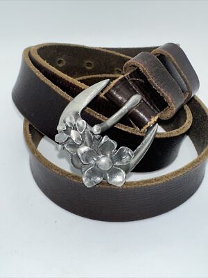 Flower metallic leather belt‎ L Flower Leather Belt in SILVER. Waist, Overall or Dress Belt  main image 4