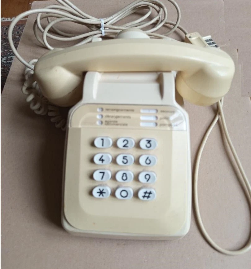 Téléphone à cadran vintage avec écouteur PTT Socotel S63 de 1972 | Selency Téléphone à cadran vintage avec écouteur PTT Socotel S63 de 1972 | Selency
