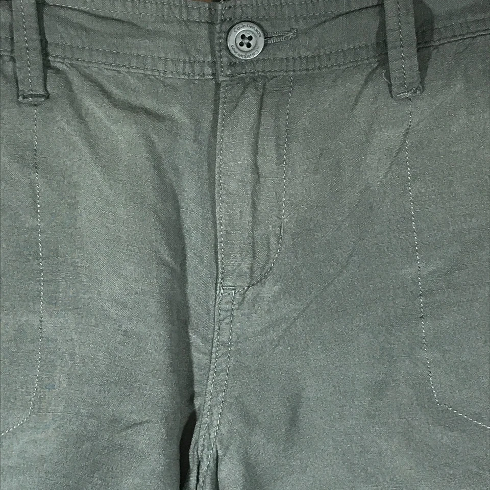 Pantalones cortos informales Calvin Klein Jeans para mujer 10 de mezcla de lino verde Foto 2 de 4