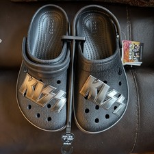 Zapatos de plataforma KISS 45 aniversario Crocs M6 W8 nuevos con etiquetas negro plateado