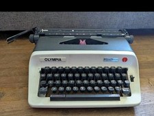 Vintage OLYMPIA B12 SM9 Typewriter with Case White Black WORKS GREAT thumbnail