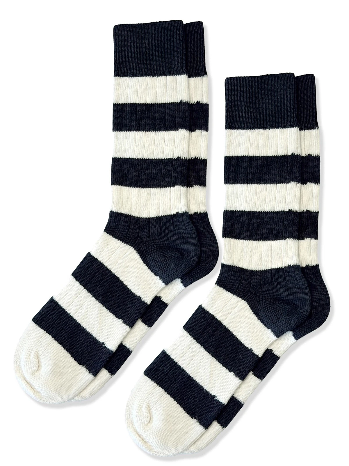 Men's Twin Pack Rugby Stripe Socks – Black & White Stripe - One Size UK 7-11
Opens in a new window o