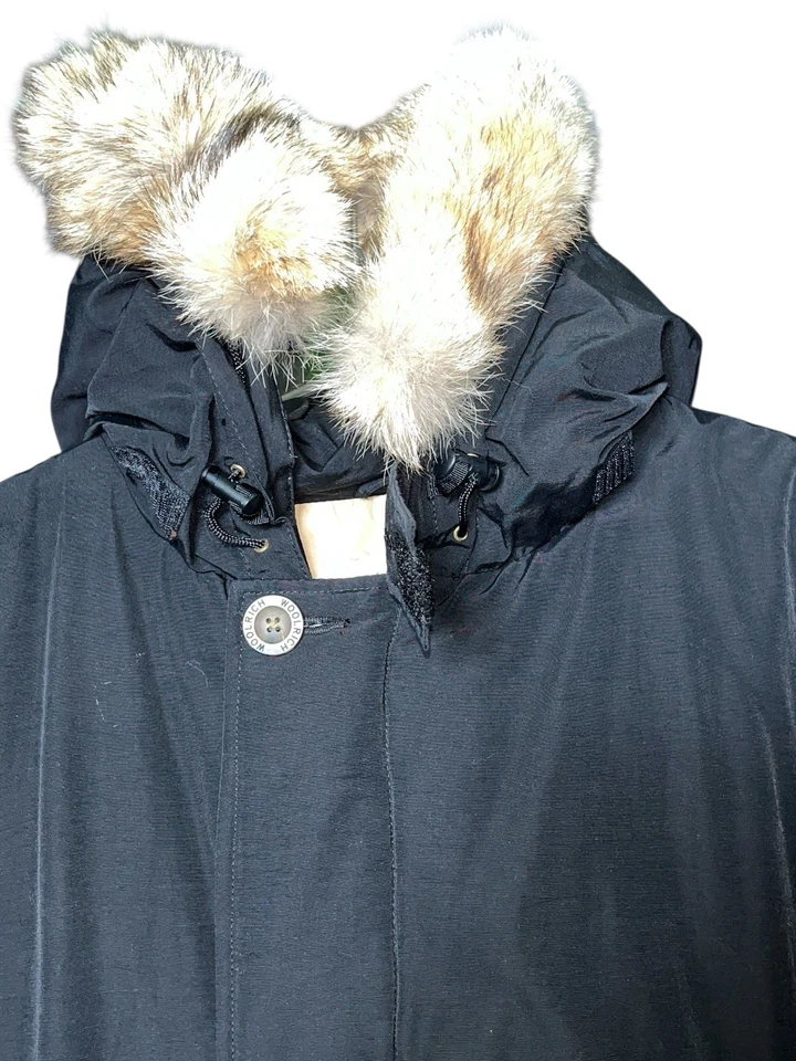 Abrigo de plumón Woolrich de colección para hombre grande negro parka ártico chaqueta con capucha de piel de coyote Foto 4 de 4