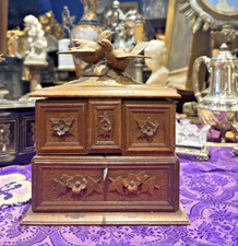 ancienne boite A Bijoux En Bois Sculpté Foret Noire epok XIXe Black Forest