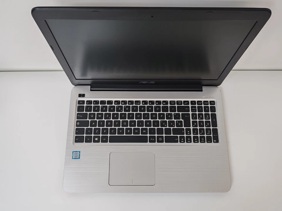 NOTEBOOK ASUS VIVOBOOK X556 INTEL I5-7200U 8GB RAM 128GB SSD WINDOWS 11 - Imagen 3 de 4