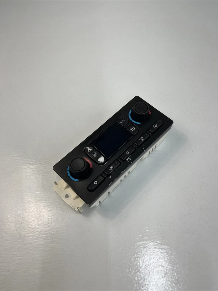 05-06 Chevy GMC Envoy Trailblazer Climatizador Calefacción Control Aire Acondicionado OEM 15845093 Foto 2 de 4