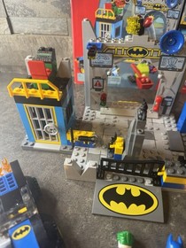 Lego Juniors DC Super Heroes Batman Defend the Batcave 10672 Complete W/Minifigs