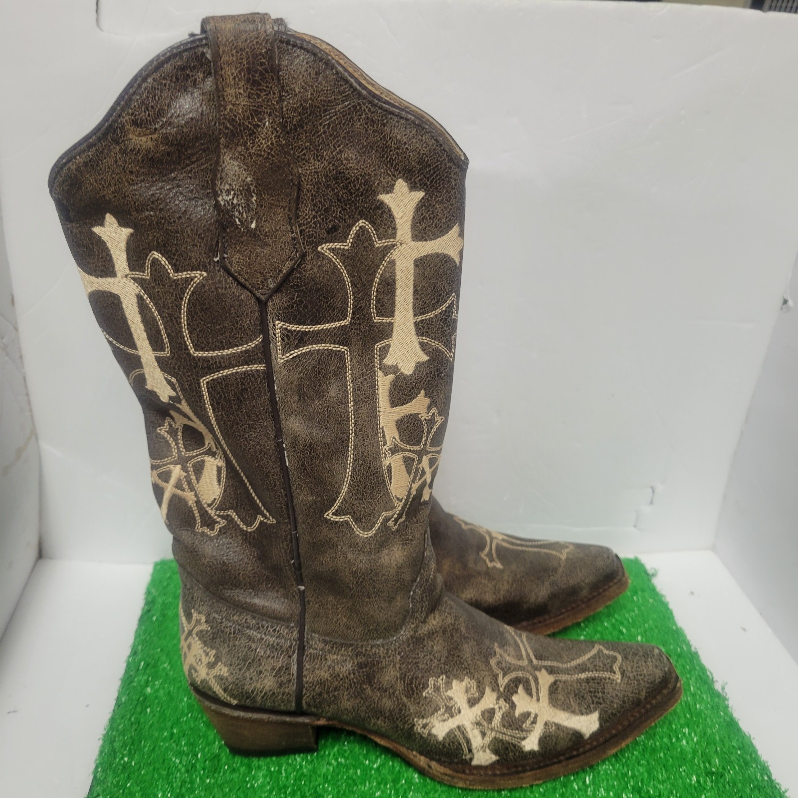 Circle G Distressed Cowboy Boots Western Snip Toe Womens Iron Cross Moto 7.5M