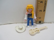 Playmobil SERIES 29 WOMAN / COUNTRY MUSIC SINGER new fig orig pkg PM 72028