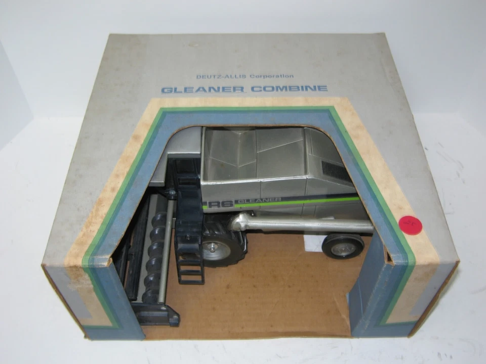 1/24 ALLIS-CHALMERS GLEANER R6 COMBINE NIB large decal? - Image 2 of 4