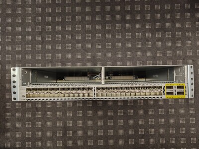 Cisco N5K-C56128P 48x10G SFP+ 4x40G QSFP+ 4xPWR
