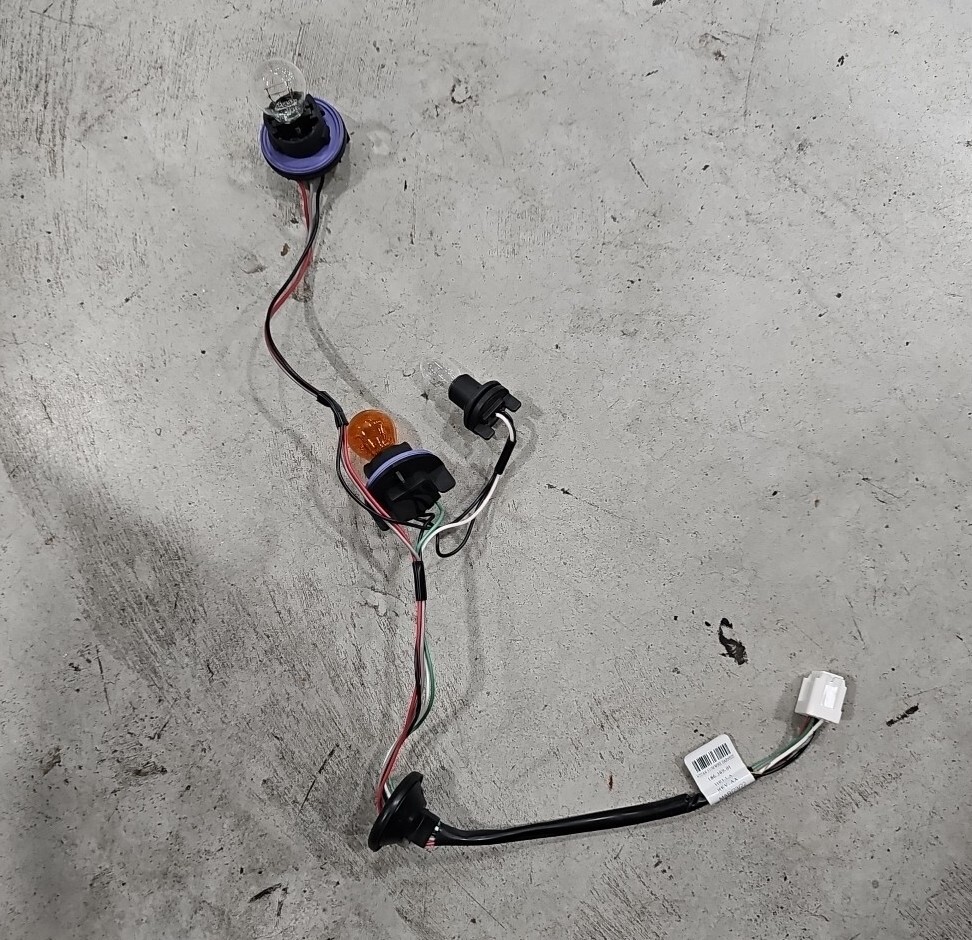 20132021 Nissan NV200 Tail Lamp Wiring Harness eBay