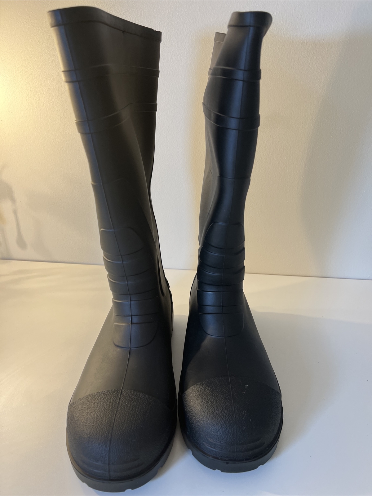 TINGLEY Pilot Men's US Sz 8 Steel Toe Rubber Boots ASTM F241318 M/I/C