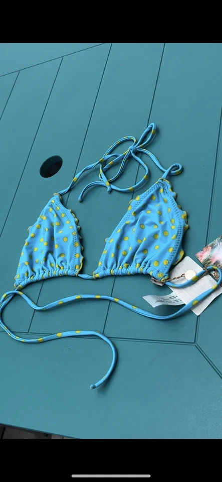 Nuevo con etiquetas Top de Bikini Triángulo Luli Fama L/XL D, DD, DDD $98 ¡Impresionante L@@K! Foto 2 de 4