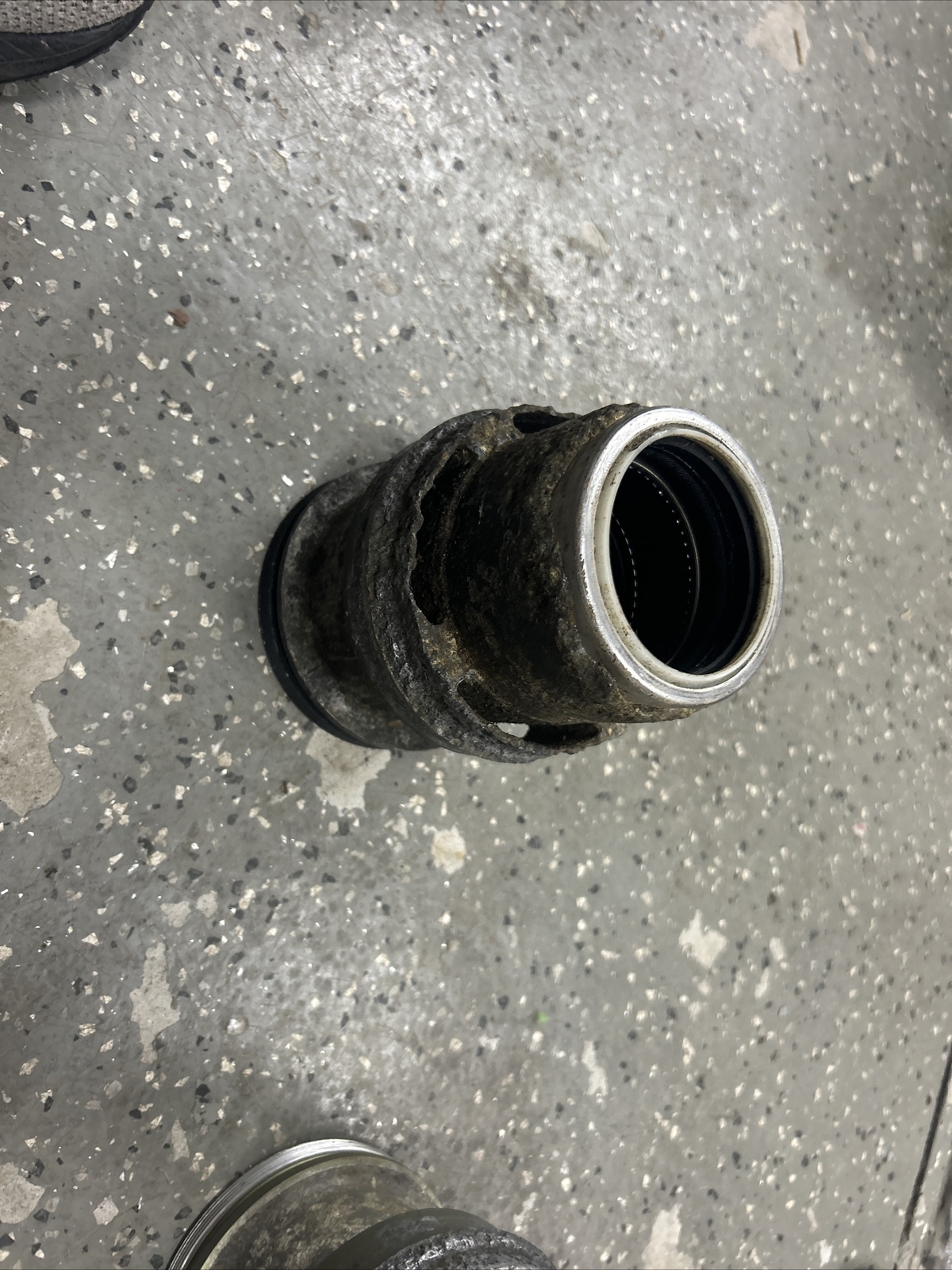 Mercury Mercruiser Sterndrive Bravo 3 Prop Shaft Bearing Carrier 865876