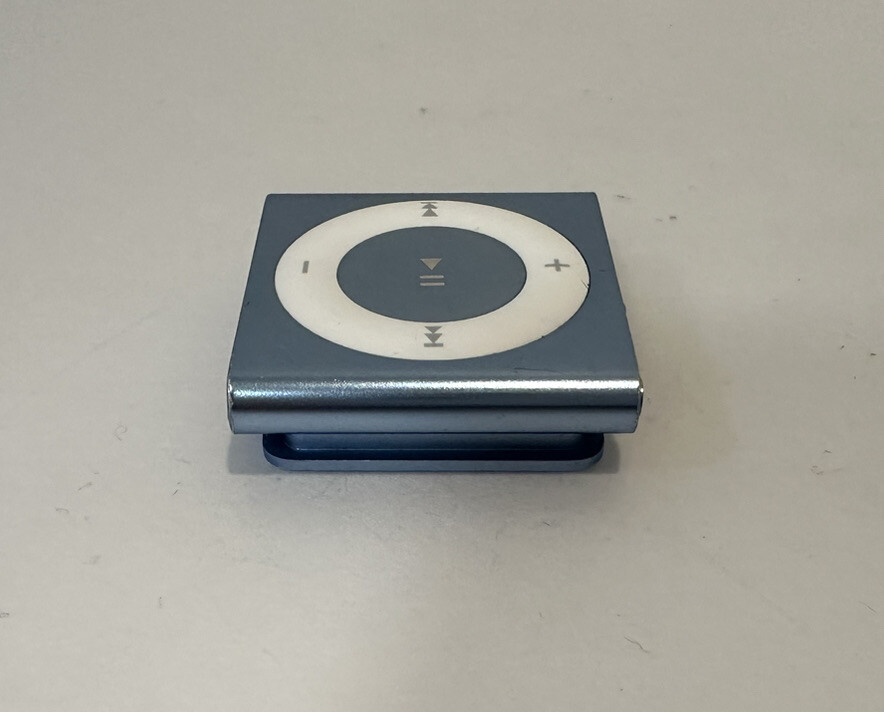 Apple iPod shuffle 4th Generation 2GB - Light Blue - Works Great
