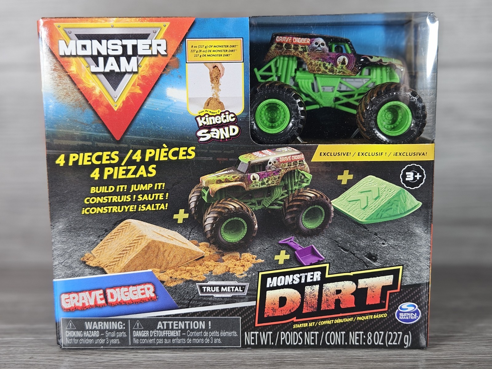 Monster Jam Grave Digger Monster Dirt Deluxe Set with 454g of Monster Dirt