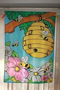 Beehive & Flowers Garden Lawn Flag 40 x 28