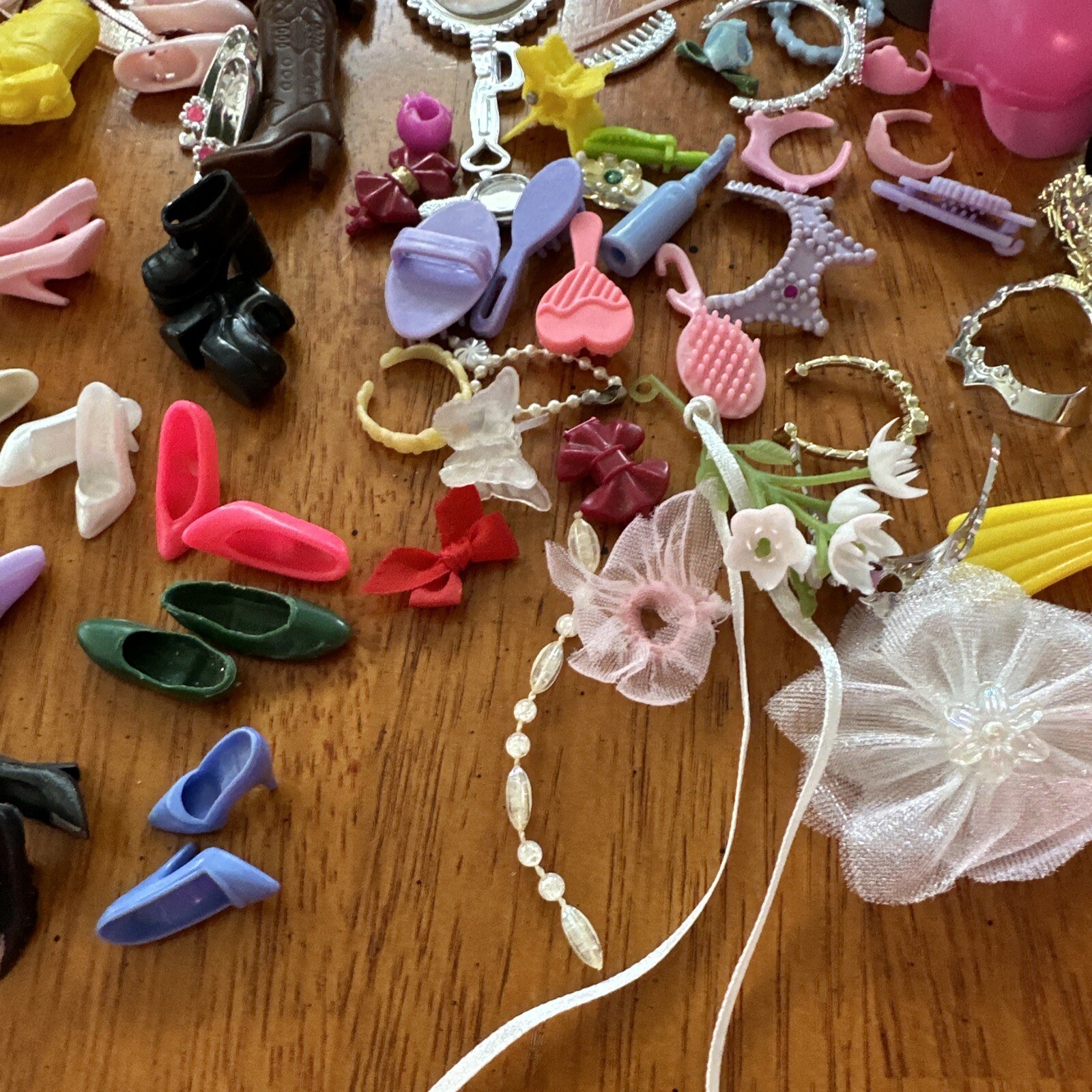 Vintage Barbie & Fashion Doll Accessory Lot Shoe Cap Crowns Hair