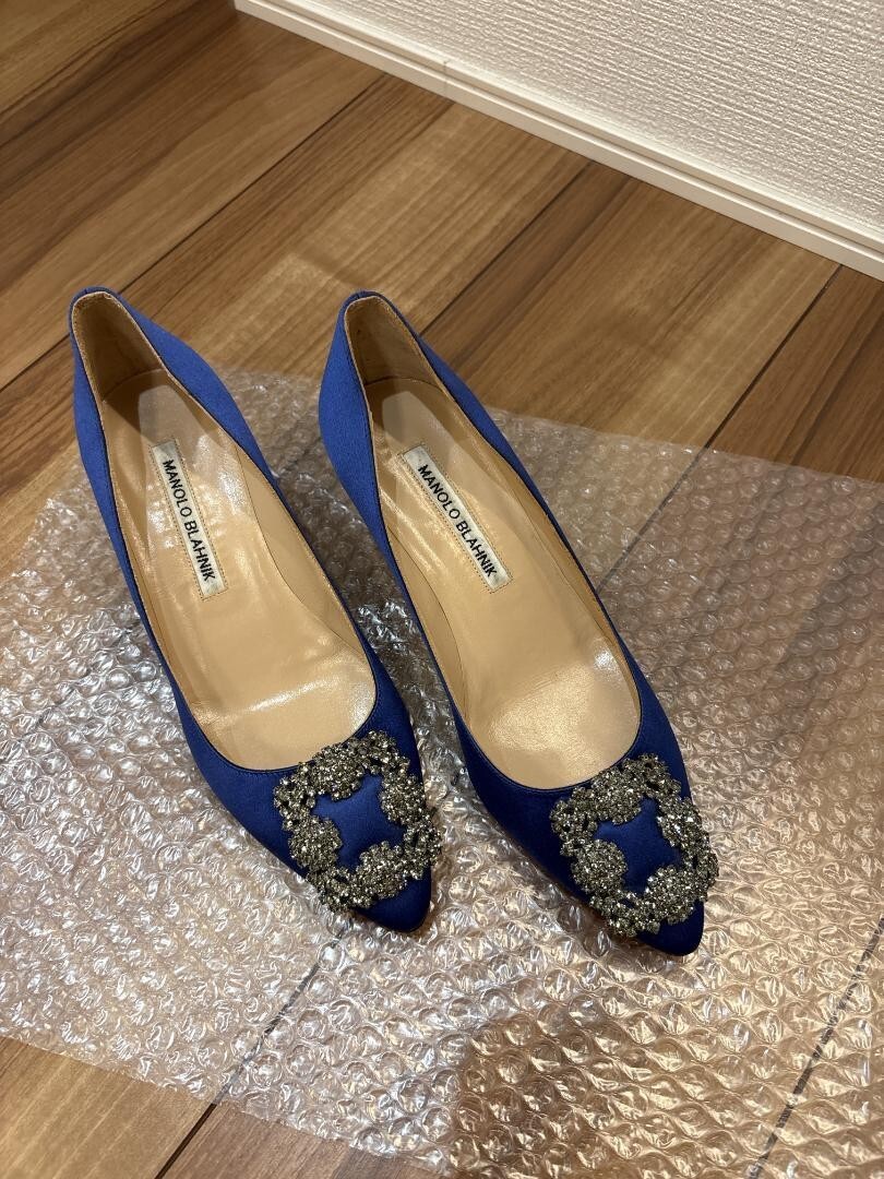 Manolo Blahnik HANGISI Blue Satin Jewel Buckle Pumps [US
