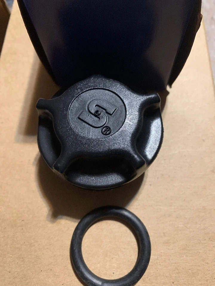 Tapa de llenado de aceite Stant nueva para Chevy Suburban SaVana cupé GMC Sierra 10099 Foto 3 de 3