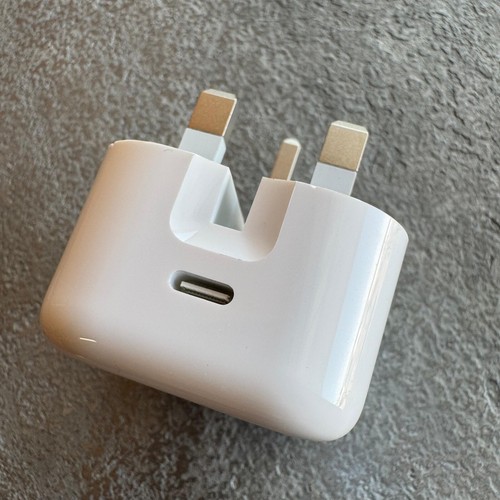 Official Apple iPhone 16 Fast Charger 20W and USB-C Charge Cable Woven - 第 4/9 張圖片