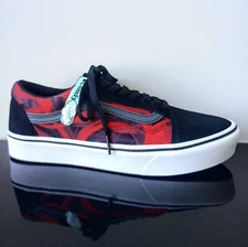 Vans Men's ComfyCush Old Skool Sneaker in Super Awesome After Dark Black/Red