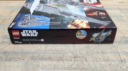 LEGO Star Wars: La navetta di comando di Kylo Ren (75104) - NUOVO! - Foto 10 di 11