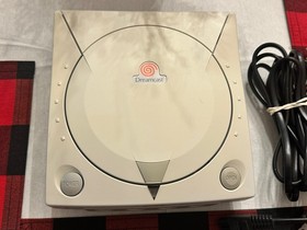 Sega Dreamcast Console Bundle w/2 controllers memory card (No Games to test)