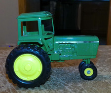1/32 ertl john deere 40 series narrow front tractor in nice shape used