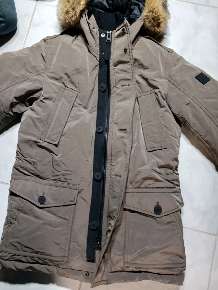 Chaqueta parka de plumón Hugo Boss OPOLE para hombre talla M 38 R repelente al agua piel sintética Foto 3 de 4