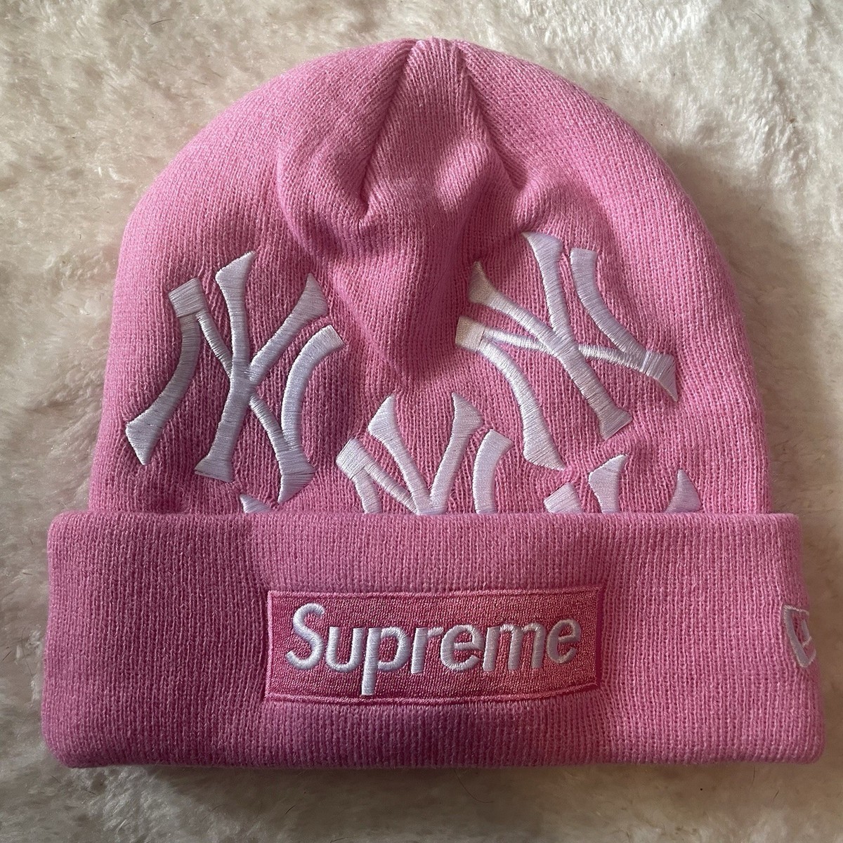 Supreme New Era New York Yankees Pink Box Logo Beanie MLB Baseball