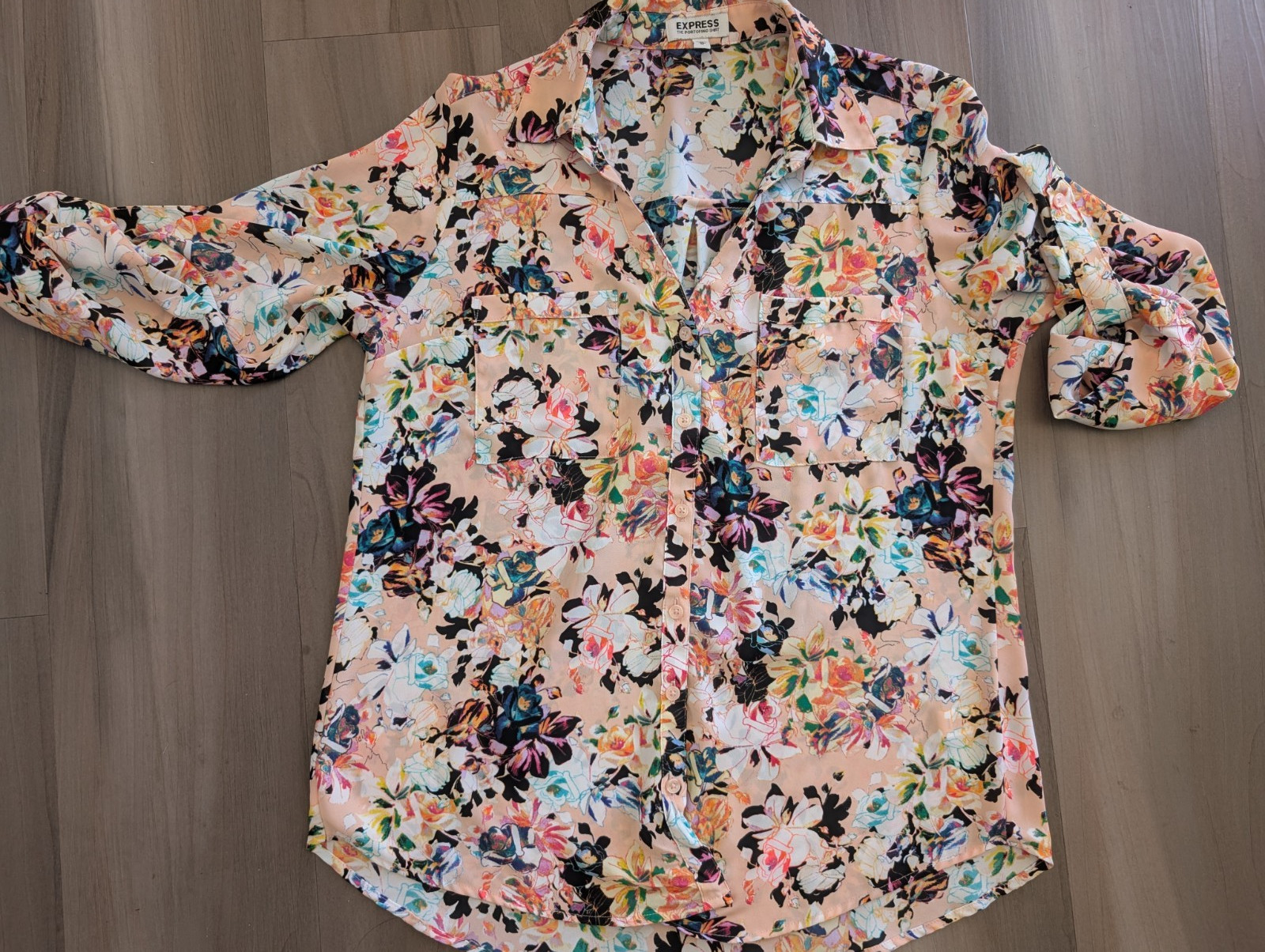 Express Women’s M Floral Pink Multicolor Collared Long Sleeve Woven Button-Up