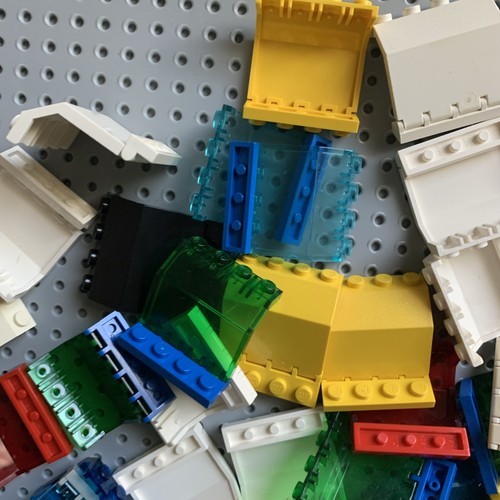 33 Lego Panel 2 x 4 x 3 1/3 w Hinge and Tile 1x4 Translucent and Solid mix color - Picture 8 of 9