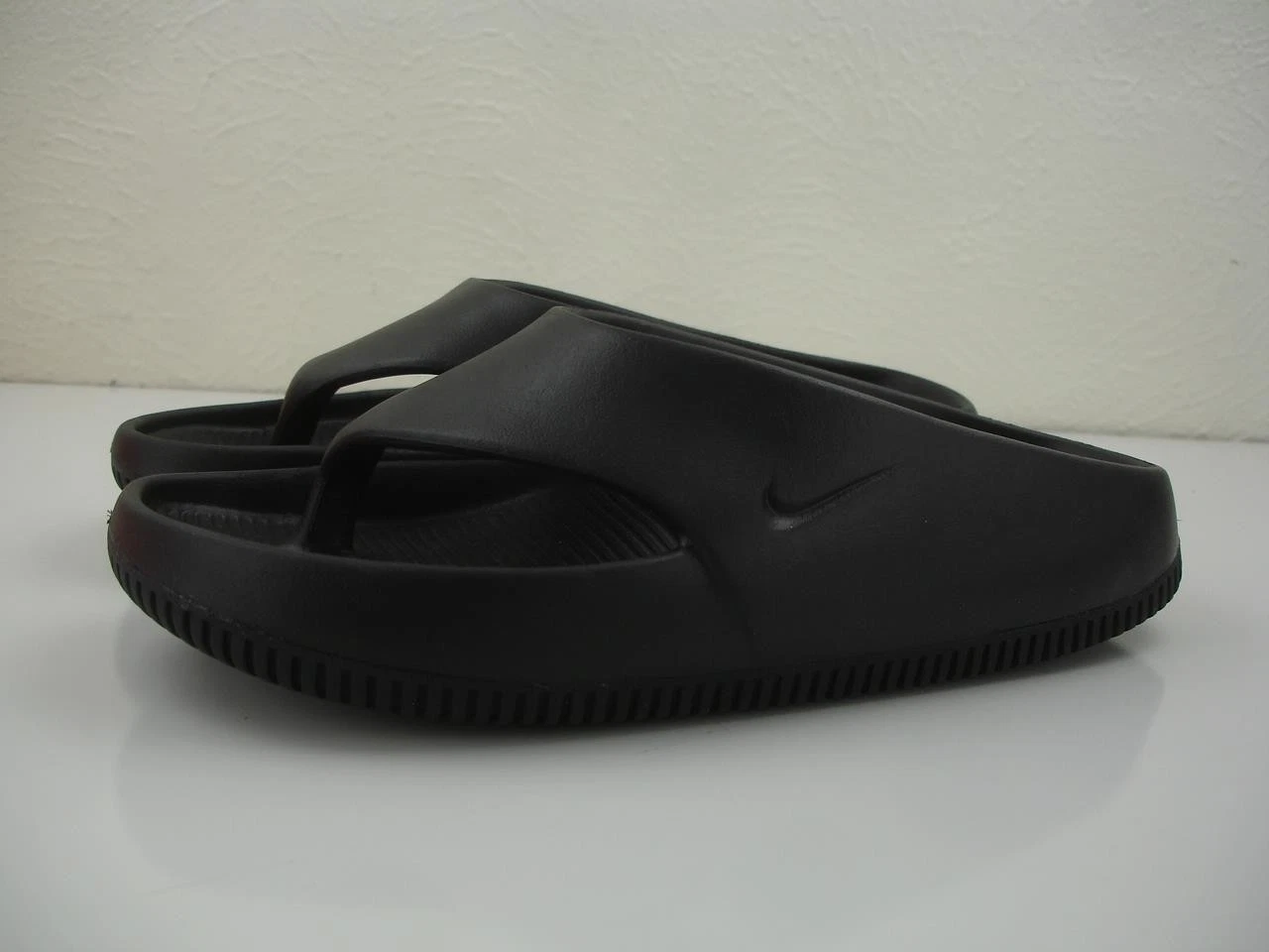 Sandali infradito donna 7 M Nike calmi infradito tanga triplo nero slip on ciabatte zeppa