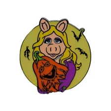 Disney Pin 2024 Muppets Halloween Miss Piggy w/Kermit Squash #167992 Trade Ship