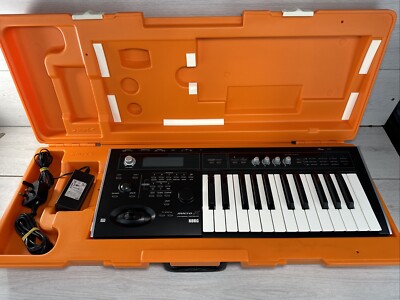 Korg Micro X 25 Key Synthesizer mit orangem Case voll funktionsfähig