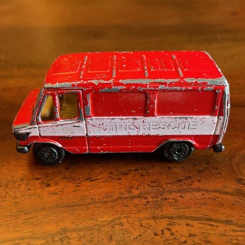 Maisto Fire Rescue Red Mercedes Van 307D, 1:64 - Picture 5 of 7