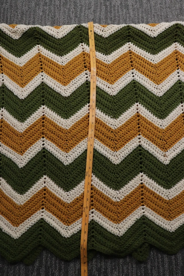 Manta afgana vintage hecha a mano abuela Chevron crochet tejida verde amarillo 64x37 Foto 4 de 4