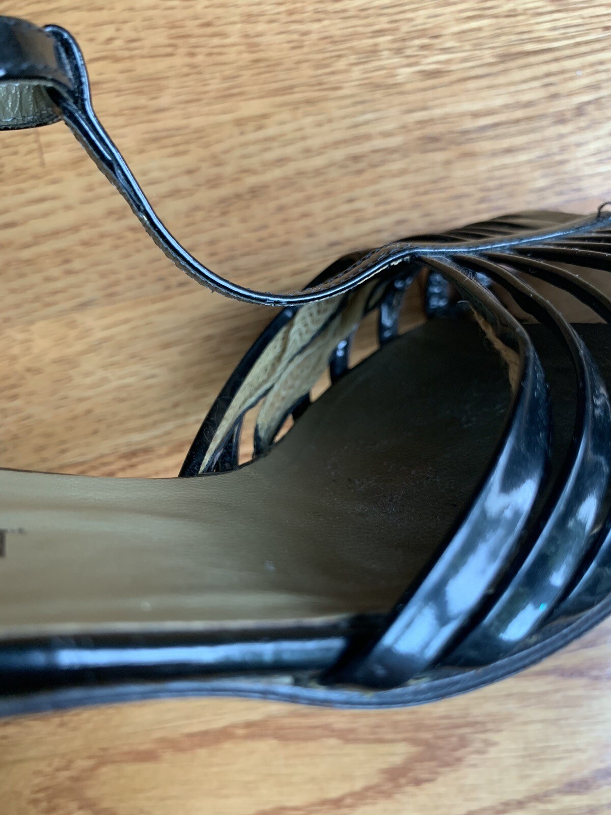 Sandali vintage Yves Saint Laurent in pelle verniciata nera 9 5