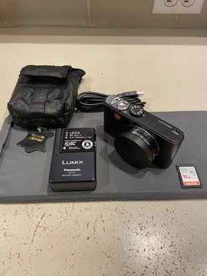 Leica D-LUX 3 10 MP Digital Camera -  4x wide zoom LEICA DC VARIO-ELMARIT Lens