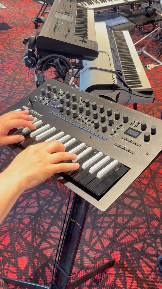 KORG minilogue xd Inverted Black White Analog Synthesizer 37 Key