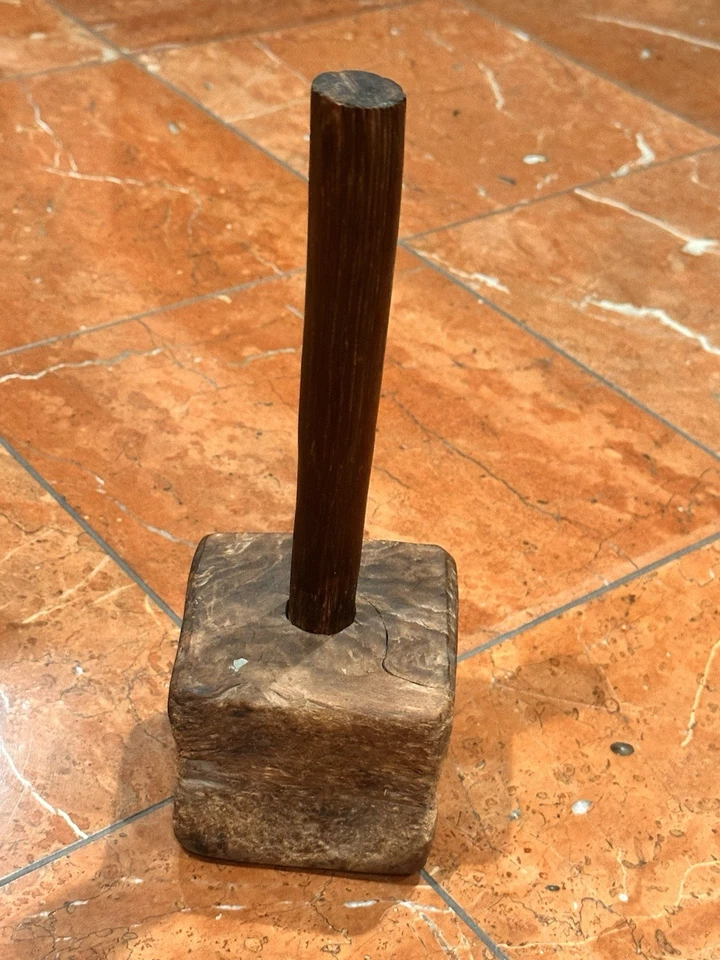 PRIMITIVE ANTIQUE BURL WOOD MALLET 11.5" PIN DRIVER STONEMASON GREAT PATINA - Image 4 of 4