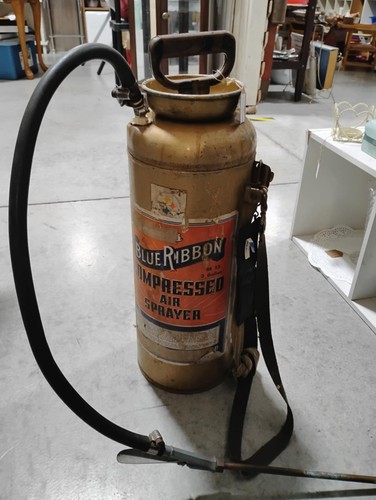 Belknap’s Blue Ribbon Vintage 3 Gallon Compressed Air Sprayer Model BR23