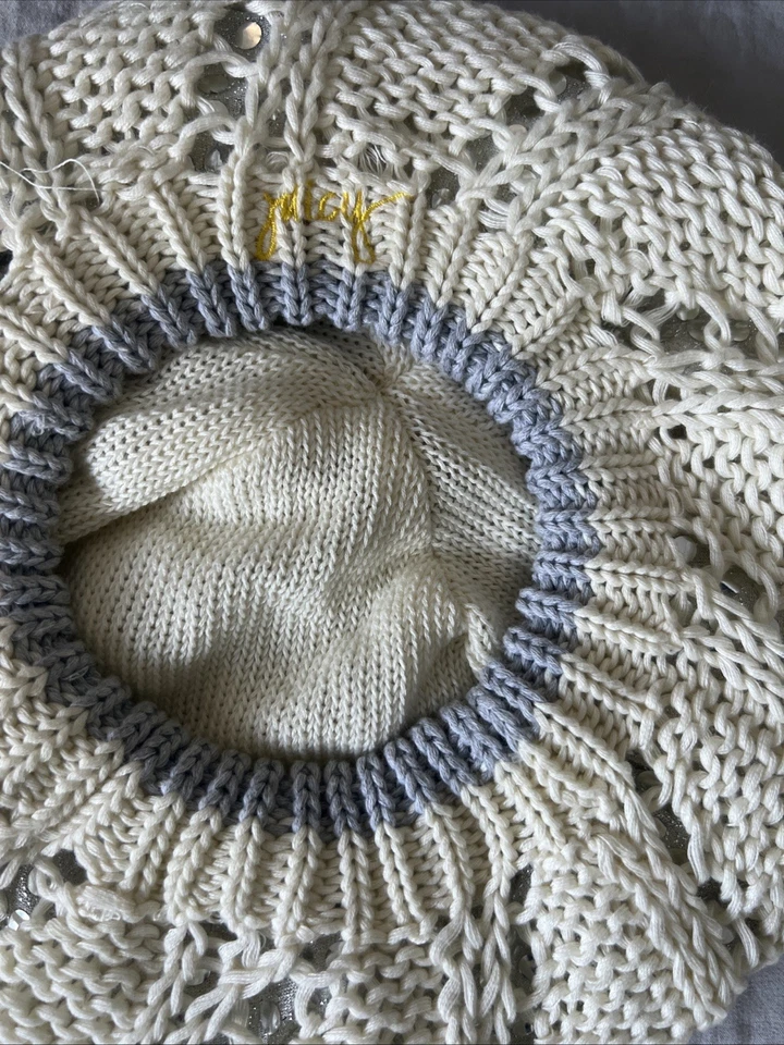 Hermosa boina tejida con lentejuelas Juicy Couture de colección Foto 3 de 4