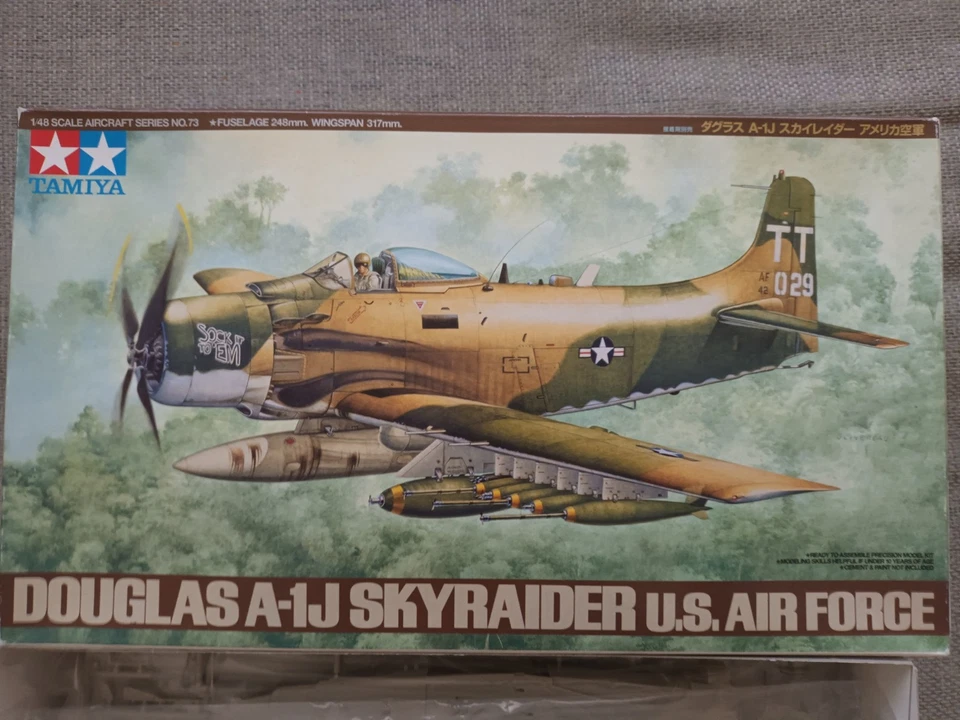 A-1J Skyraider Tamiya 1/48 + SuperScale Decals - Immagine 2 di 3